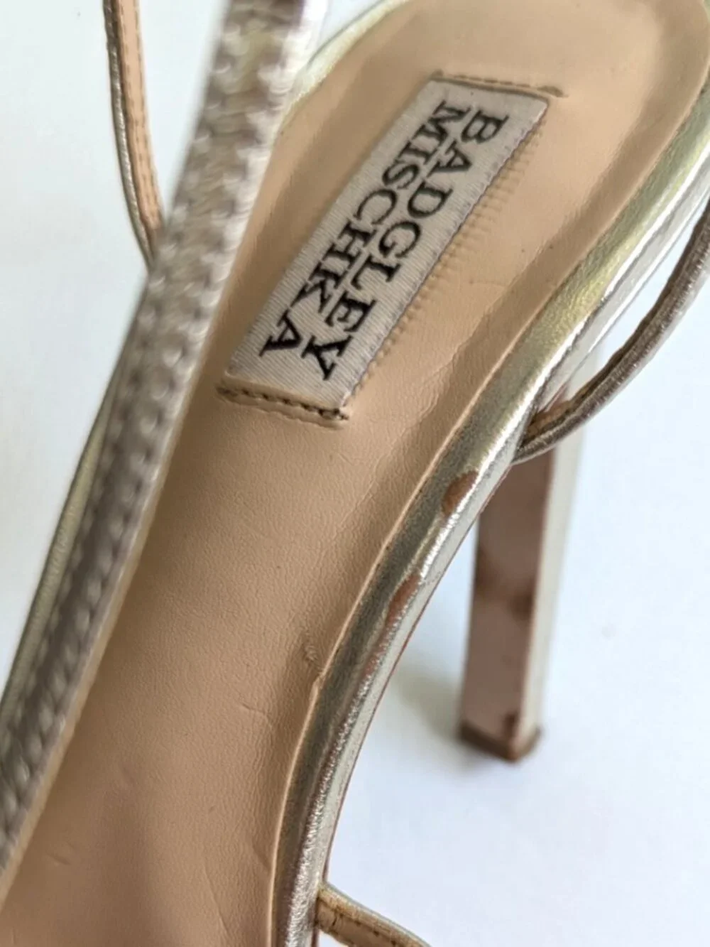 Badgley Mischka Angelica Metallic Gold Sandals Stilettos Size 8.5 T-Strap